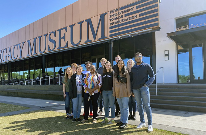 students at museum